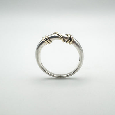 Twisted 9ct gold wrap design on sterling silver ring front view